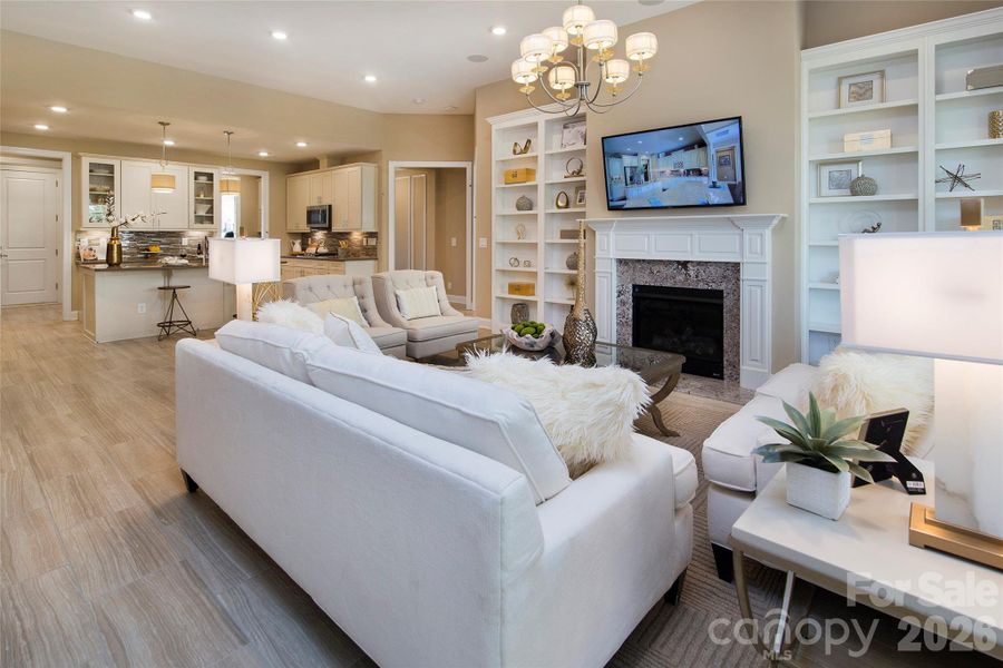 Model photo used for reference