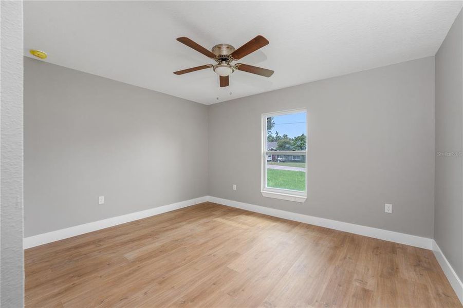 Spacious, unfurnished interior of a new home in , Citrus Springs (Image 17).