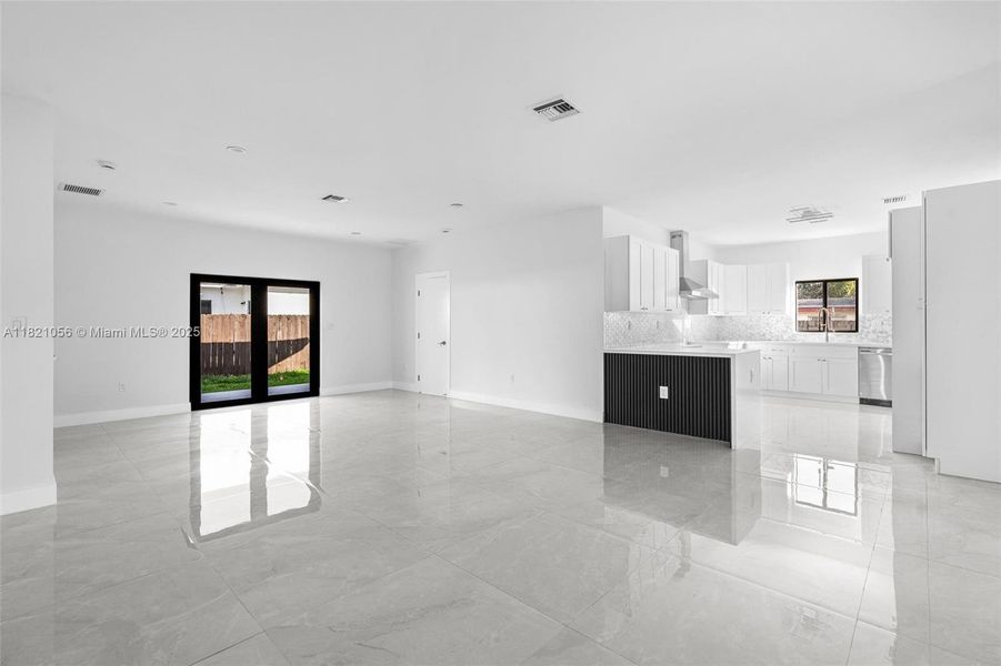 Spacious, unfurnished interior of a new home in , Cutler Bay (Image 15).