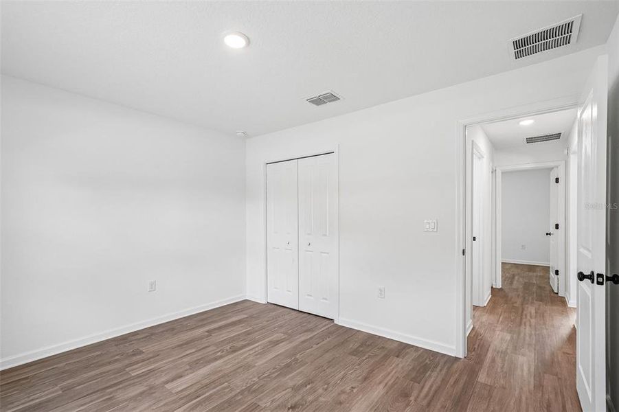 Spacious, unfurnished interior of a new home in , Ocala (Image 24).