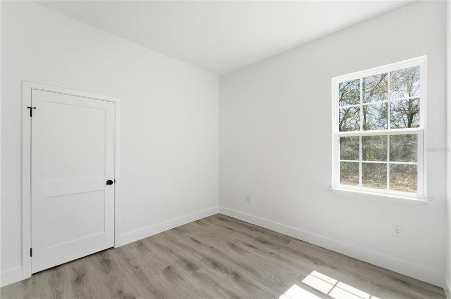 Spacious, unfurnished interior of a new home in , Ocala (Image 21).