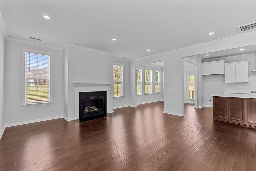 Spacious, unfurnished interior of a new home in Lilah Grove, Summerfield (Image 27).
