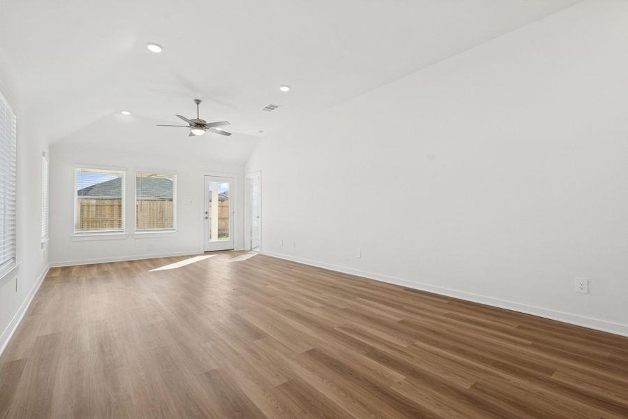 Spacious, unfurnished interior of a new home in Pinewood at Grand Texas, New Caney (Image 17).