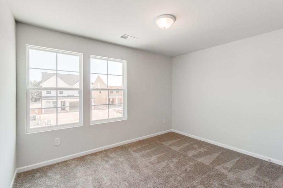 Spacious, unfurnished interior of a new home in Winston Point, Gilbert (Image 28).