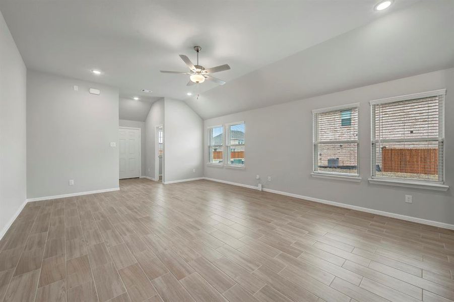 Spacious, unfurnished interior of a new home in Elevon, Lavon (Image 25).