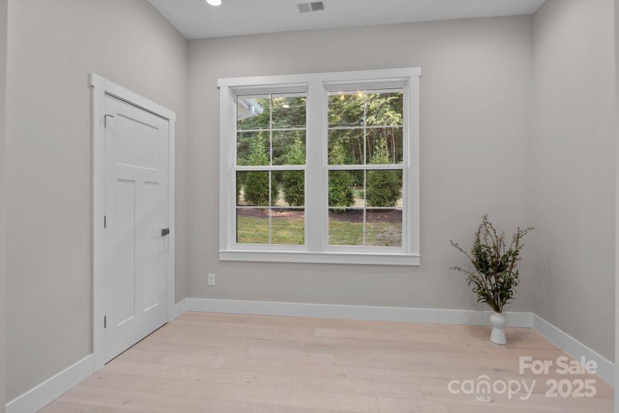 Spacious, unfurnished interior of a new home in , Catawba (Image 32).