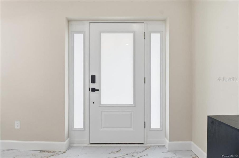 Spacious, unfurnished interior of a new home in , Citrus Springs (Image 22).