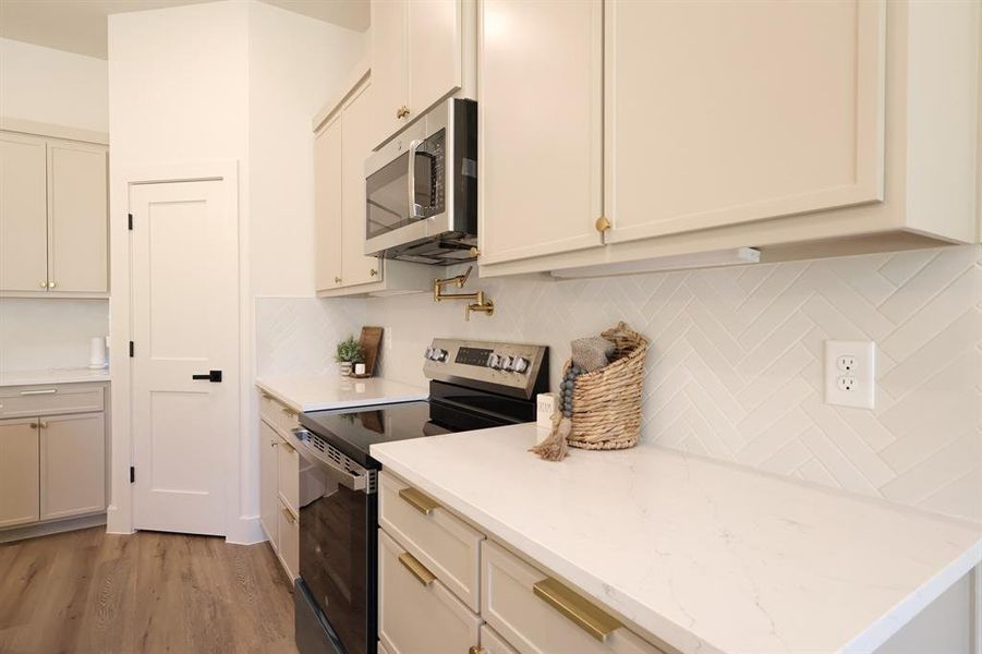 Furnished interior view inside a new home in , Fort Worth (Image 2).