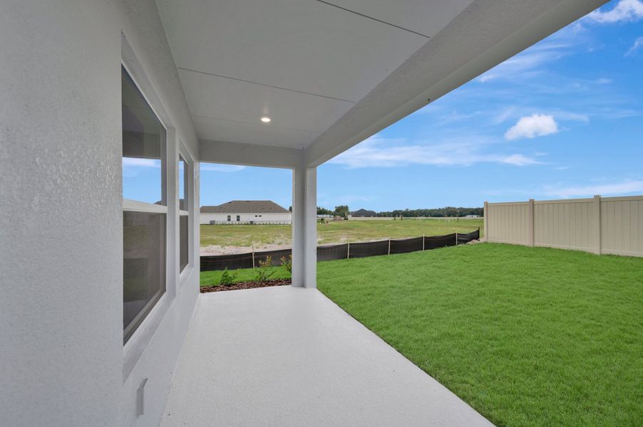 Exterior details and patio area of a home in Southwind – Classic Series, Plant City (Image 4).