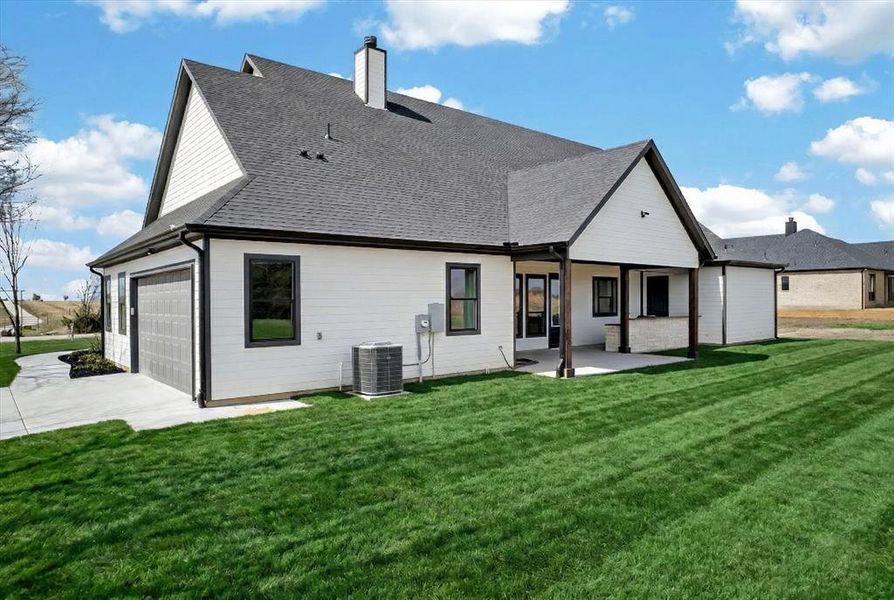 Exterior details and patio area of a home in , Celeste (Image 27).