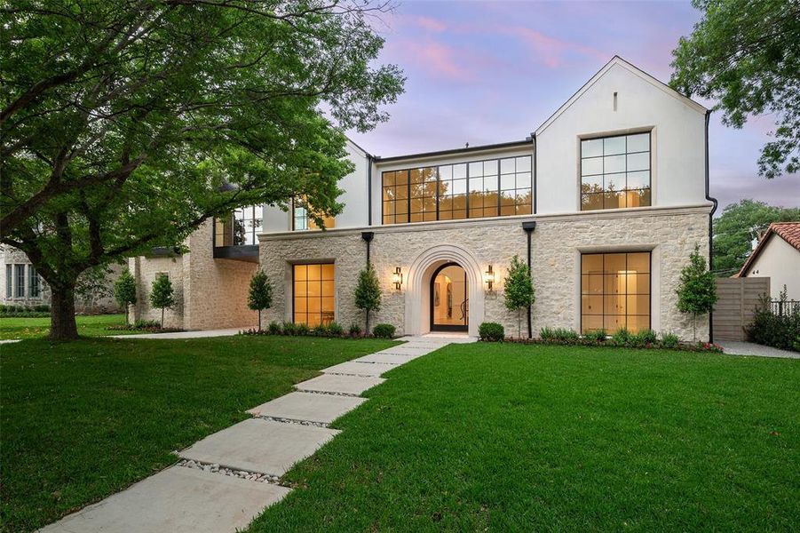 Front exterior of a new home in , Dallas, TX, highlighting curb appeal (Image 1). Front exterior of a new home in , Dallas, TX, highlighting curb appeal (Image 1).