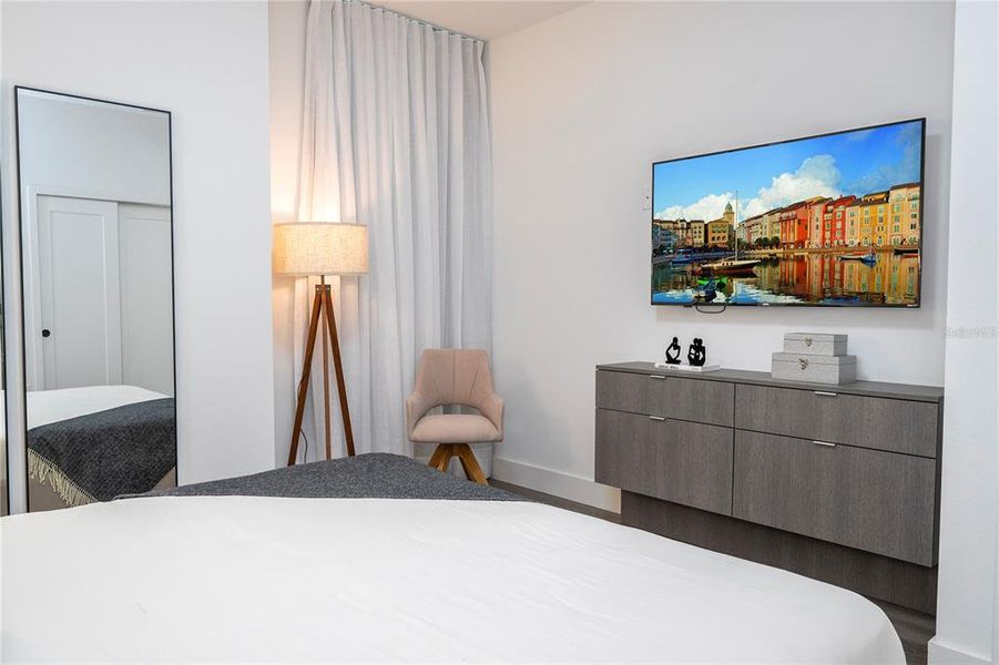 Furnished interior view inside a new home in , Kissimmee (Image 6).