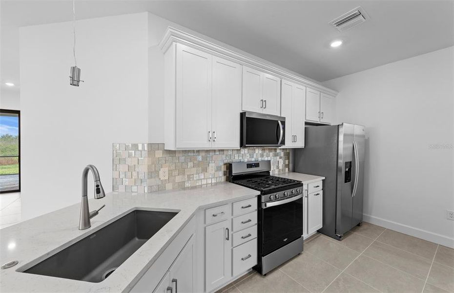 Furnished interior view inside a new home in Del Webb Catalina, Lakewood Ranch (Image 10). Furnished interior view inside a new home in Del Webb Catalina, Lakewood Ranch (Image 10).