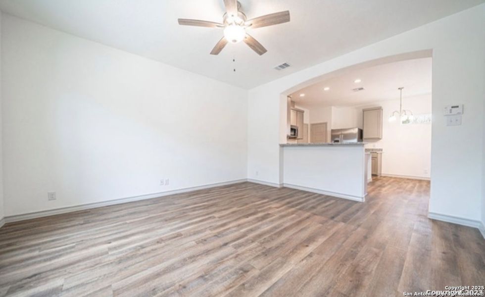 Spacious, unfurnished interior of a new home in , San Antonio (Image 23).