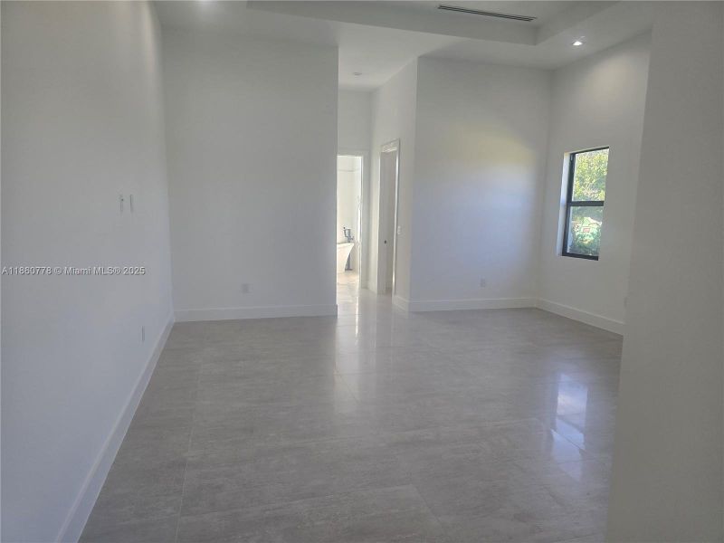 Spacious, unfurnished interior of a new home in , Homestead (Image 61).