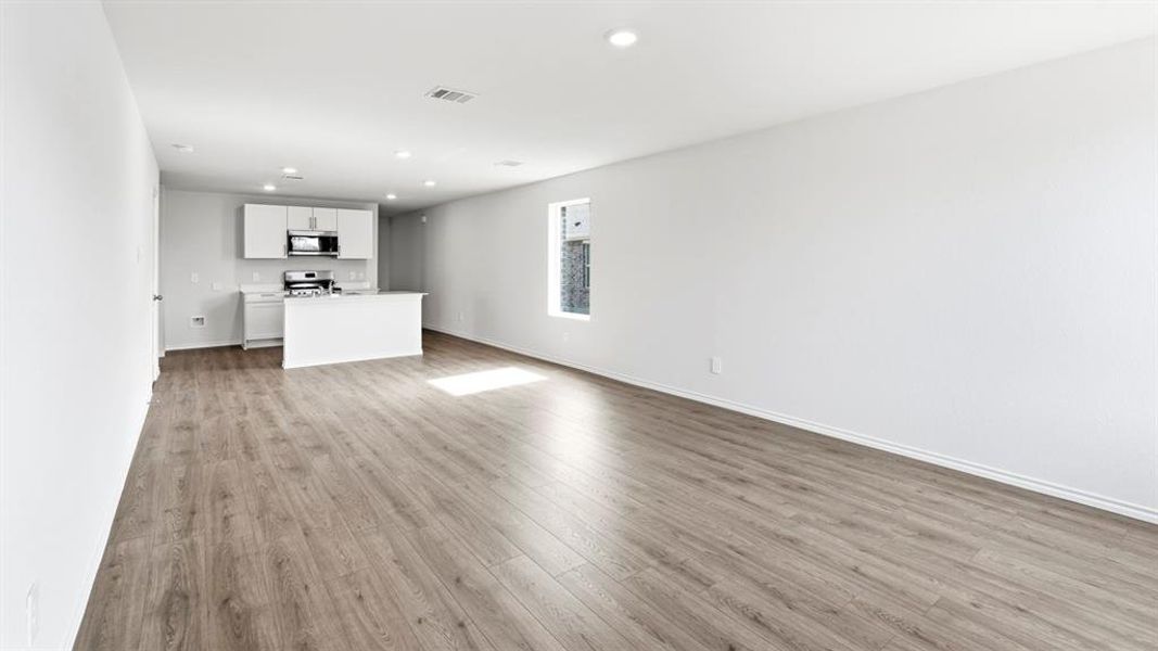 Spacious, unfurnished interior of a new home in Asher Oaks, Bonham (Image 26).