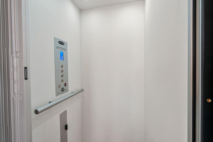 Close-up of interior finishes inside a home in , Edisto Island (Image 21). Close-up of interior finishes inside a home in , Edisto Island (Image 21).