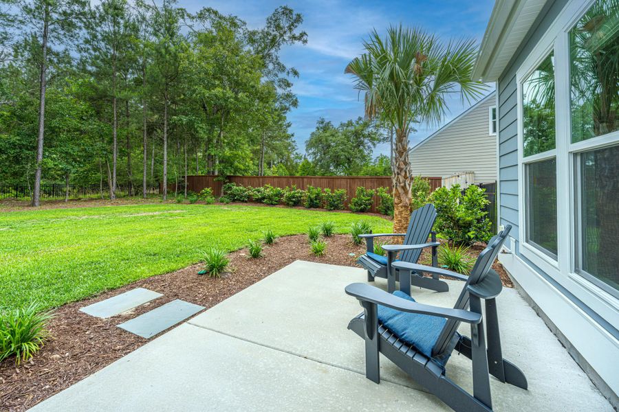 Exterior details and patio area of a home in Sea Island Preserve, Johns Island (Image 33).