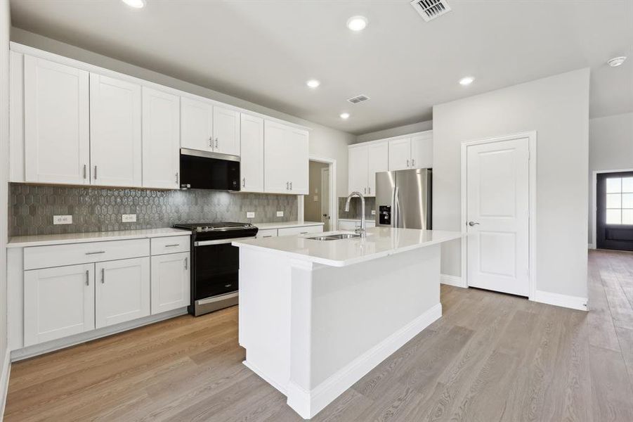 Photo is not of the actual home, but is an inspirational photo of builder’s model home and may depict options, furnishings, and/or decorator features that are not included. Photo is not of the actual home, but is an inspirational photo of builder’s model home and may depict options, furnishings, and/or decorator features that are not included.