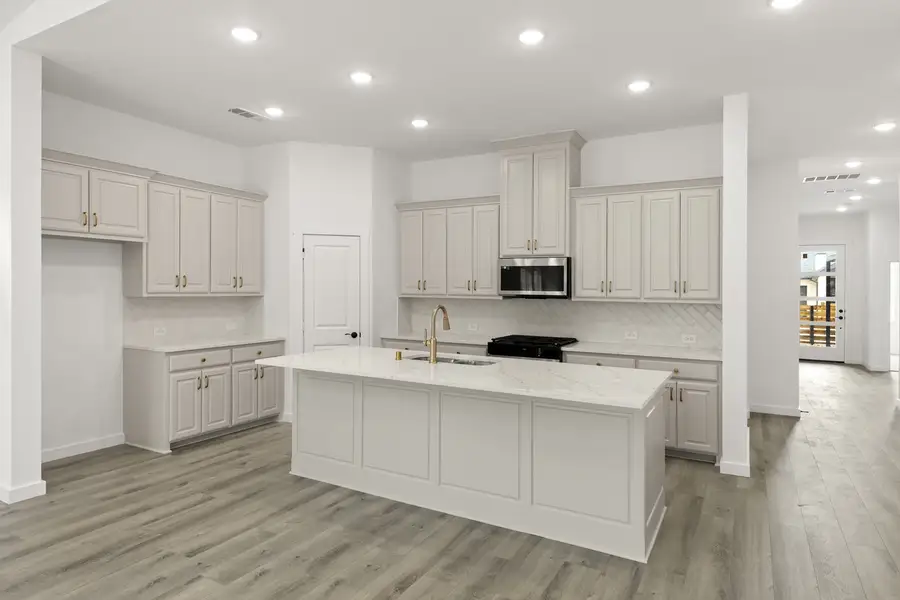 Furnished interior view inside a new home in Willow Grove, Melissa (Image 7).