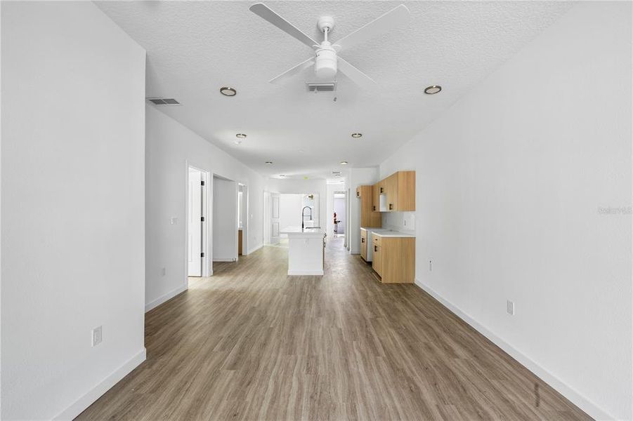 Spacious, unfurnished interior of a new home in , Kissimmee (Image 13).