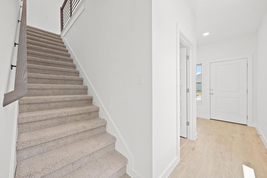 Spacious, unfurnished interior of a new home in Prairie Winds, Hutto (Image 24).