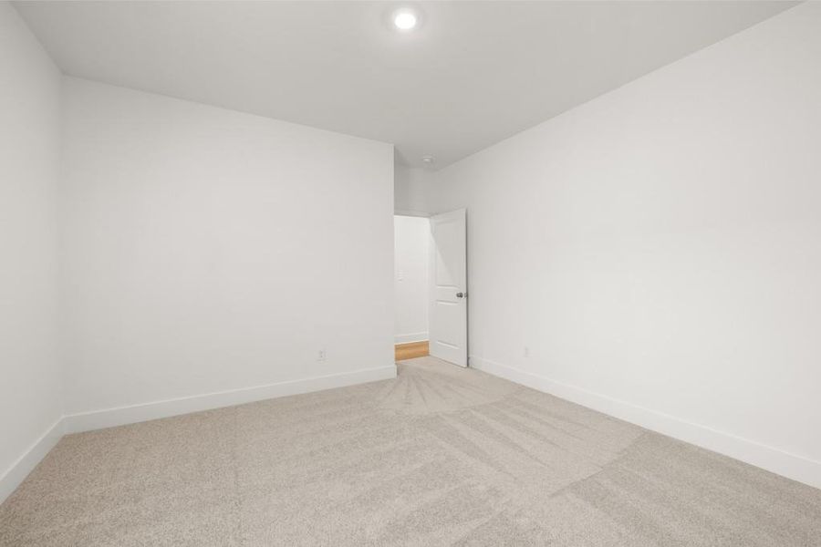 Spacious, unfurnished interior of a new home in The Court at Gainesville Township, Gainesville (Image 20).