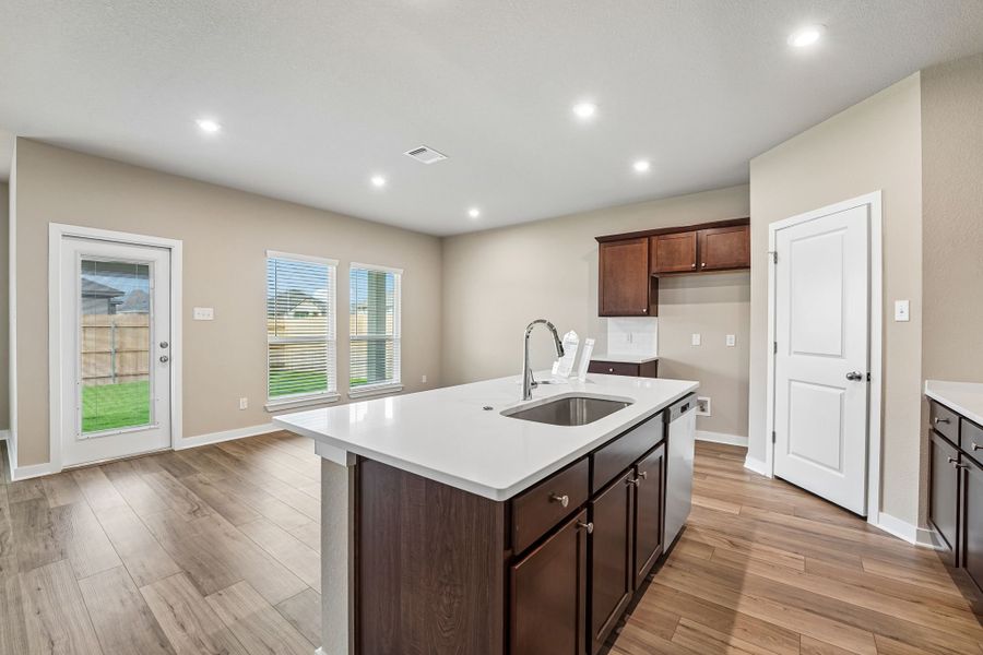 Furnished interior view inside a new home in Grove East, Temple (Image 4).