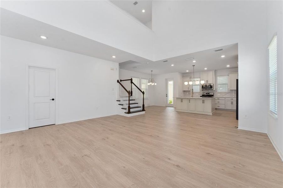 Spacious, unfurnished interior of a new home in , Winter Garden (Image 16).