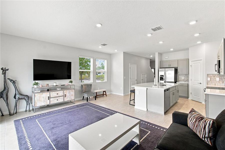 Furnished interior view inside a new home in , Kissimmee (Image 9).