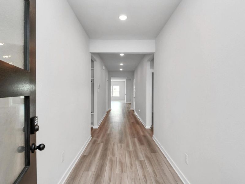 Spacious, unfurnished interior of a new home in River Ranch Meadows, Dayton (Image 18).