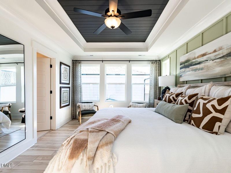 030-1280x960-primary-bedroom