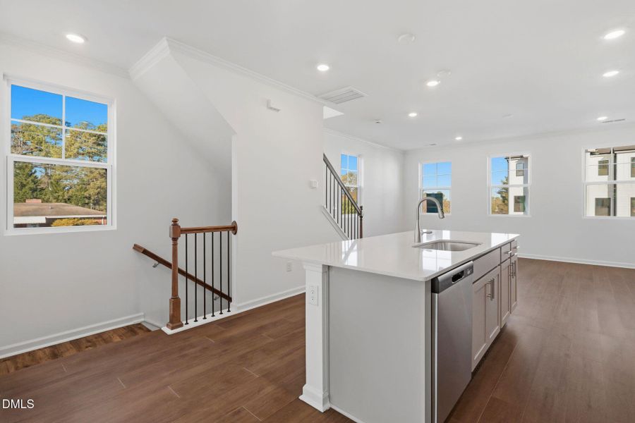 SUN_ElmGrove_Pic_Wyatt_QMI_31_Kitchen_5o