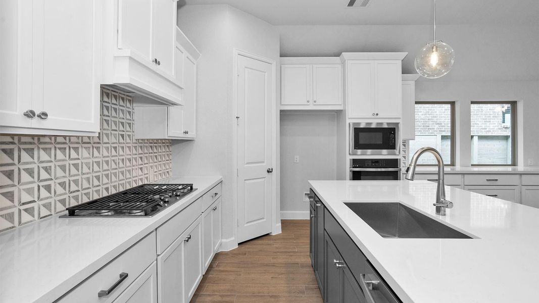 Furnished interior view inside a new home in Legacy, League City (Image 7).