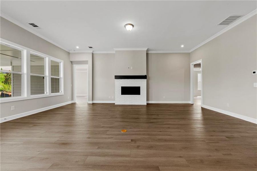 Spacious, unfurnished interior of a new home in Cresswind Georgia at Twin Lakes, Hoschton (Image 33).