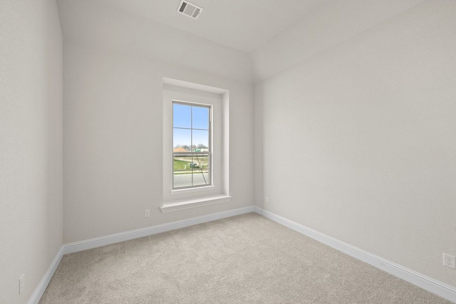 Spacious, unfurnished interior of a new home in Chapel Ridge, Waco (Image 26).