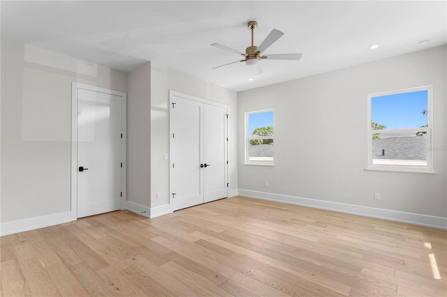 Spacious, unfurnished interior of a new home in , Tampa (Image 24).