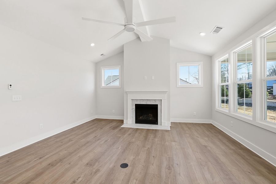 Spacious, unfurnished interior of a new home in Social Circle, Chattanooga (Image 10).