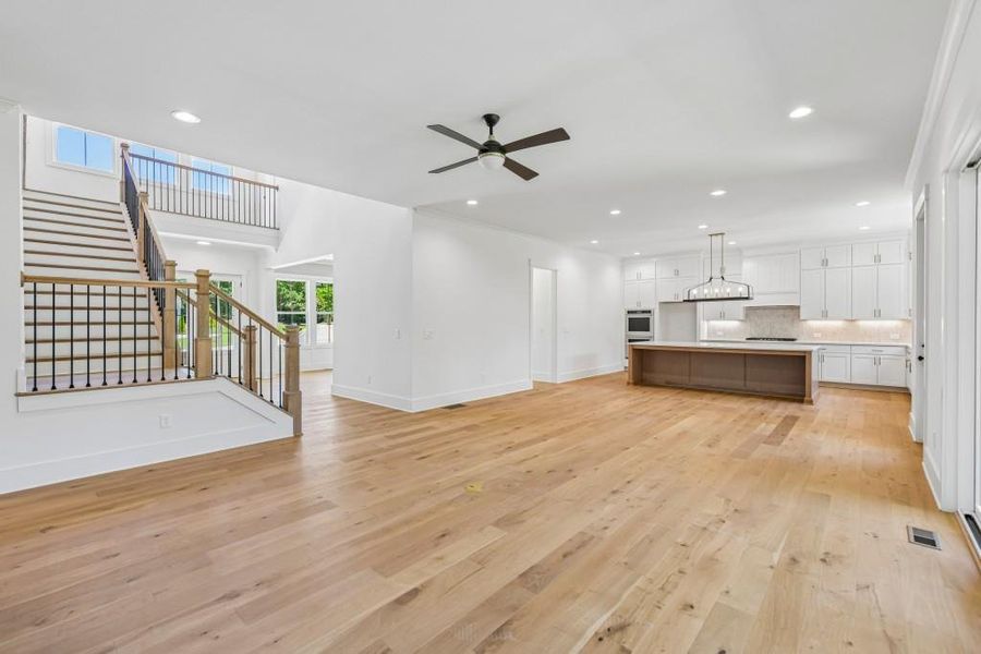 Spacious, unfurnished interior of a new home in White Post on Lake Lanier, Gainesville (Image 37). Spacious, unfurnished interior of a new home in White Post on Lake Lanier, Gainesville (Image 37).