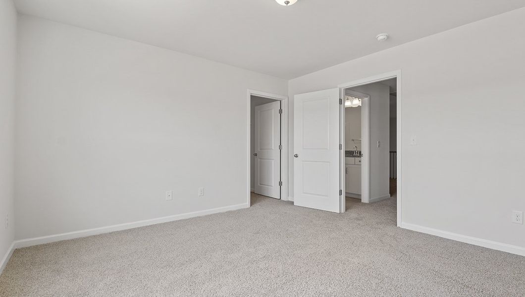 Spacious, unfurnished interior of a new home in Skybrook Corners, Huntersville (Image 25).