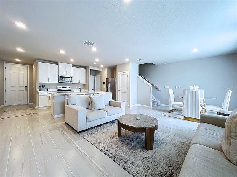 Furnished interior view inside a new home in , Wesley Chapel (Image 18).