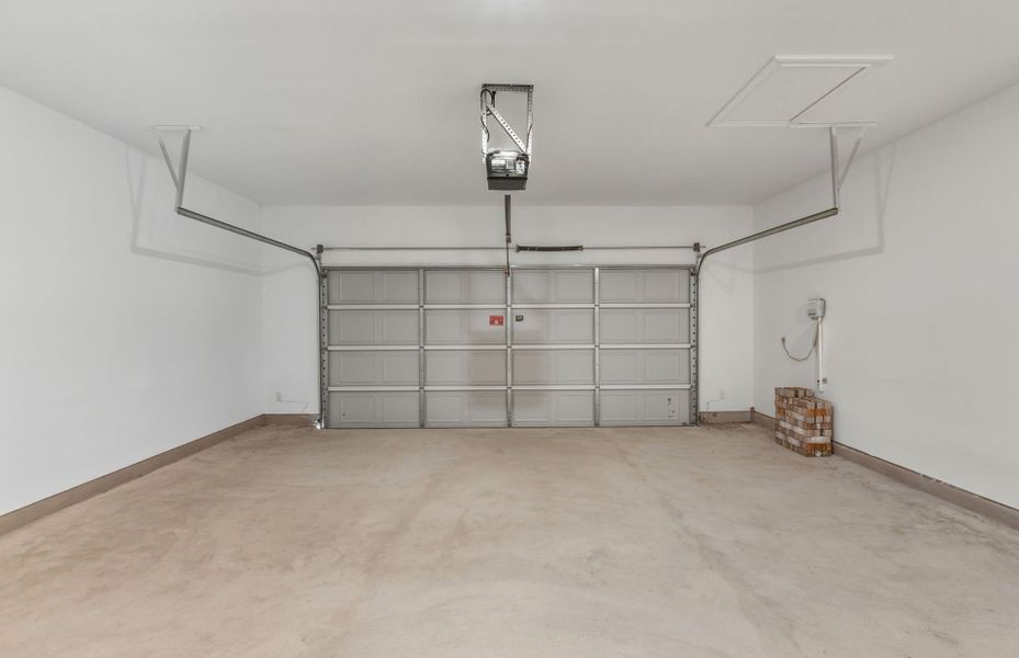 Spacious, unfurnished interior of a new home in Saddleback at Santa Rita Ranch, Liberty Hill (Image 18). Spacious, unfurnished interior of a new home in Saddleback at Santa Rita Ranch, Liberty Hill (Image 18).