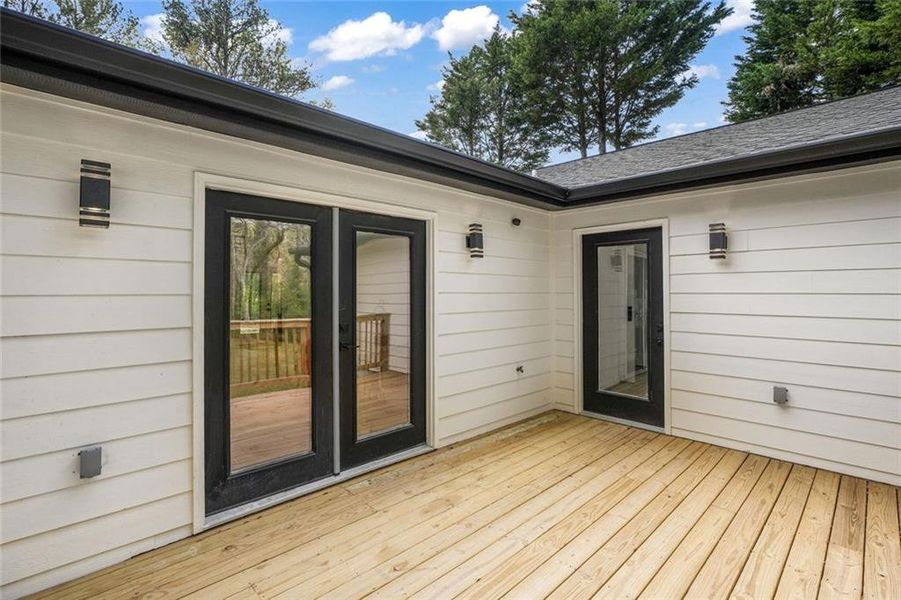 Exterior details and patio area of a home in , Atlanta (Image 28).