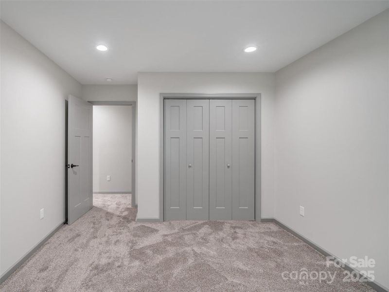 Spacious, unfurnished interior of a new home in , Burnsville (Image 25).