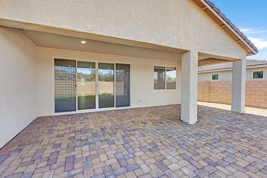 Exterior details and patio area of a home in Montelena, Marana (Image 3).