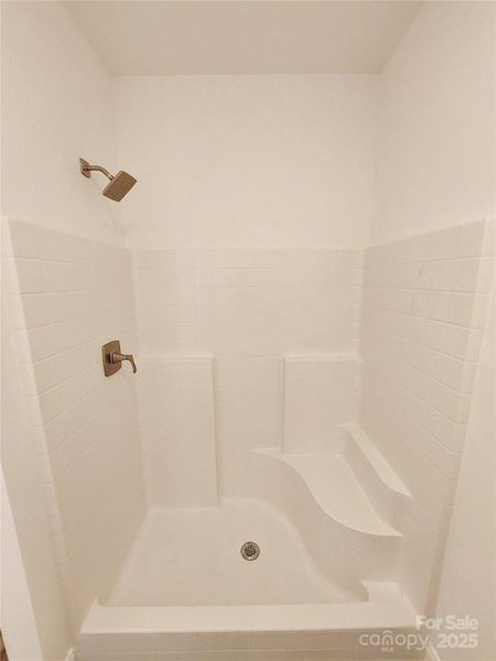 Spacious, unfurnished interior of a new home in , Hendersonville (Image 27).