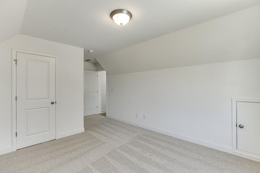 Spacious, unfurnished interior of a new home in , Commerce (Image 18).