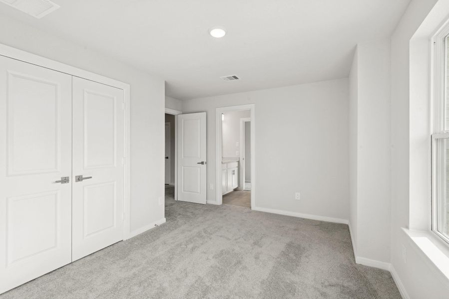 Spacious, unfurnished interior of a new home in Jubilee, Hockley (Image 29).