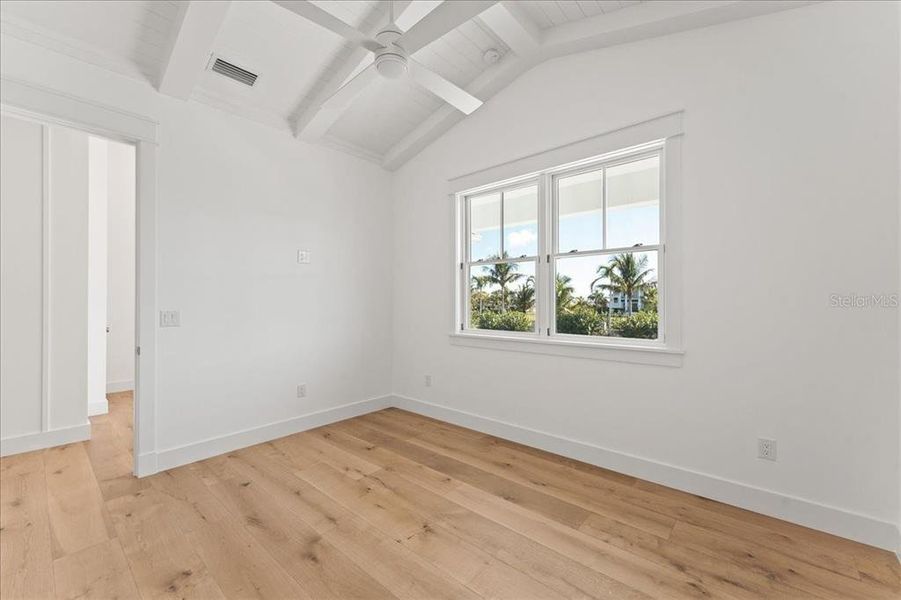 Spacious, unfurnished interior of a new home in , Boca Grande (Image 57).