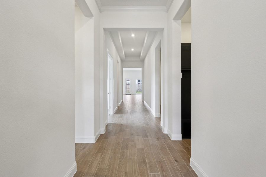 Spacious, unfurnished interior of a new home in Sienna 65', Missouri City (Image 15).